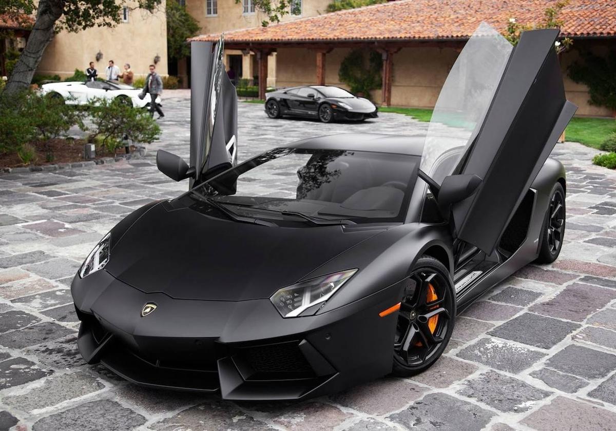 Lamborghini Aventador.