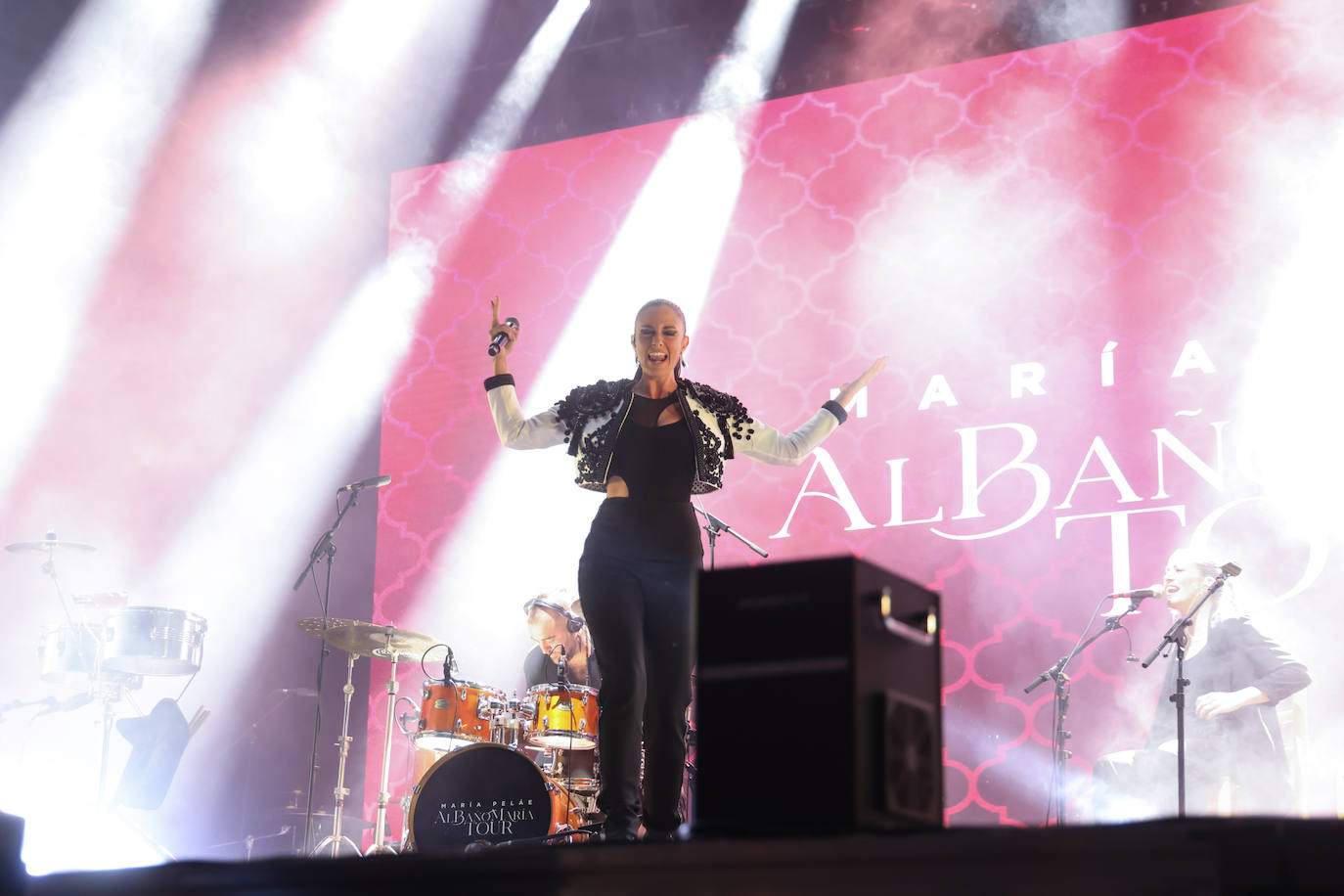 El concierto de María Peláe en la PLaza Mayor, en imágenes