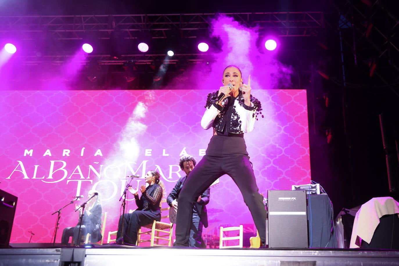 El concierto de María Peláe en la PLaza Mayor, en imágenes