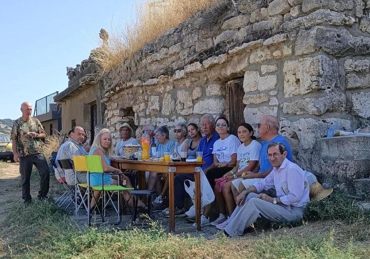 Jornada de cooperación vecinal en Valdecañas.