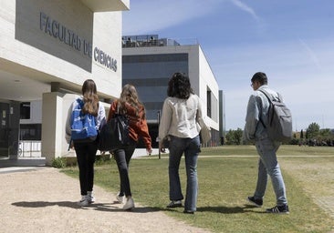 La odisea de encontrar alojamiento universitario: residencias llenas y pendientes de pisos desde Semana Santa