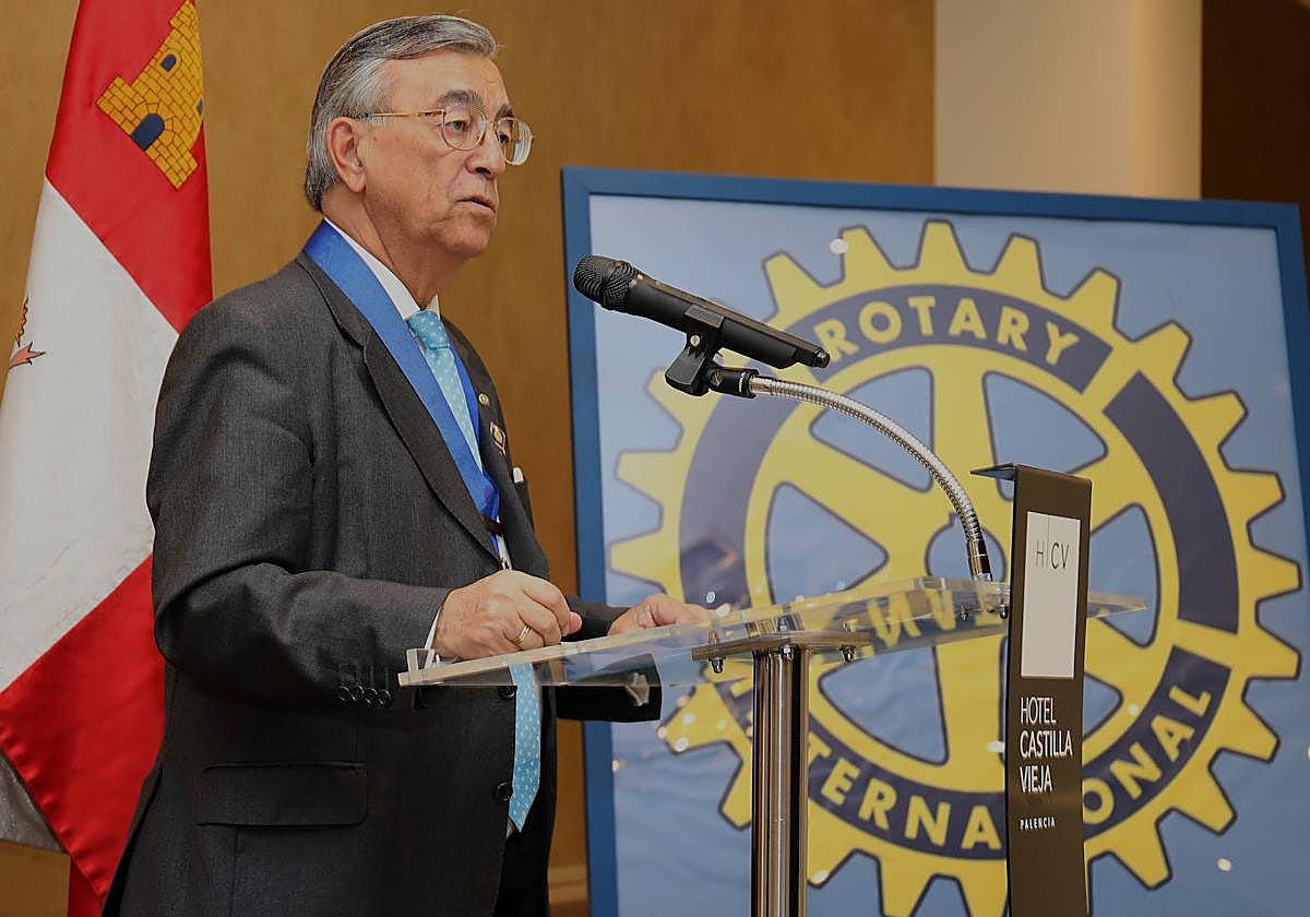 El presidente de los rotarios, José Ramón Echevarría.