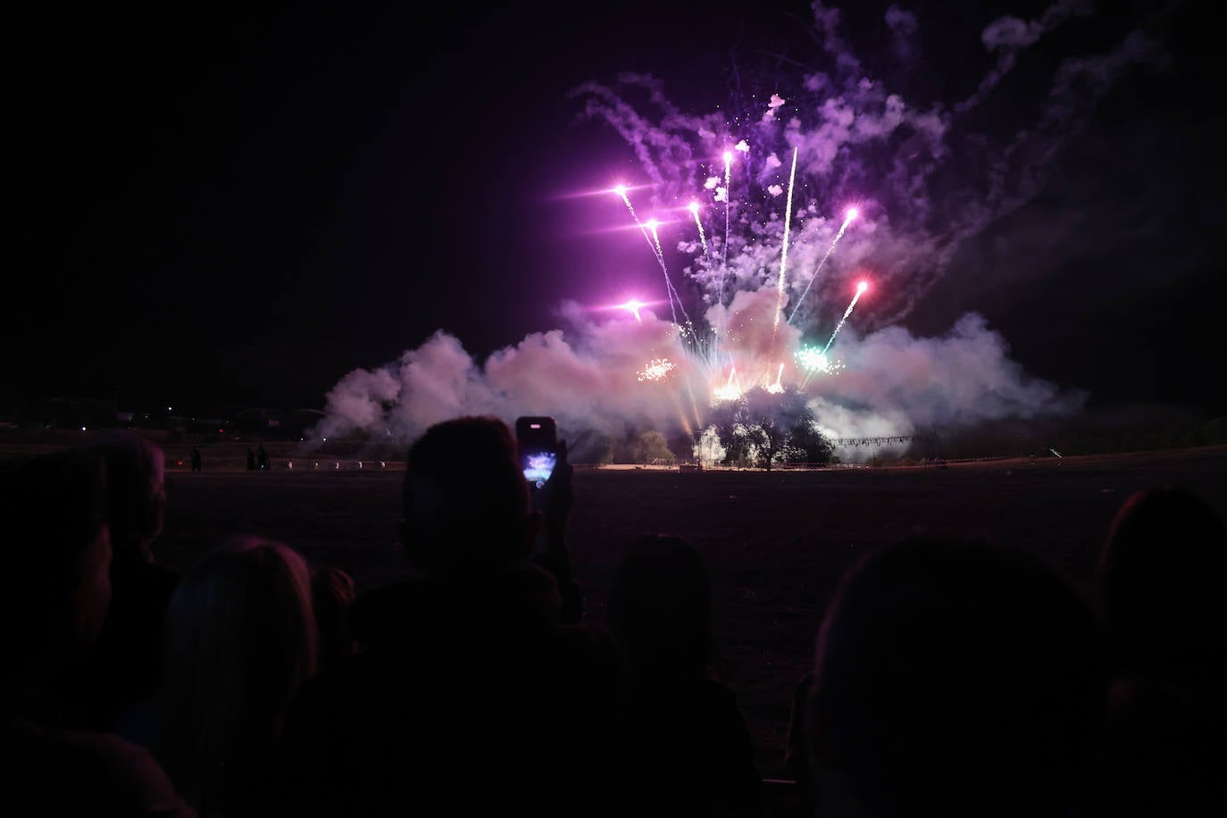 El fin de fiestas con la mascletá y los fuegos artificiales, foto a foto