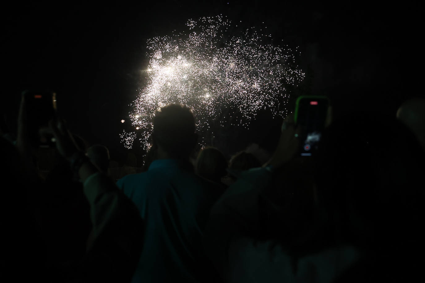 El fin de fiestas con la mascletá y los fuegos artificiales, foto a foto