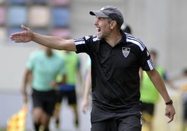 Ramsés Gil, durante el partido ante el Barakaldo.