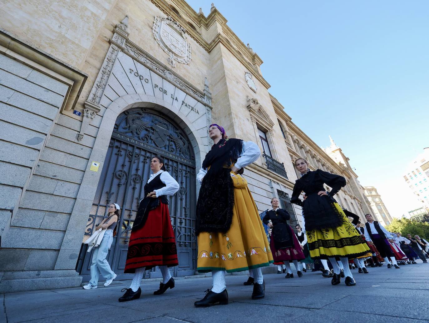 El centro de Valladolid se llena de música y folklore