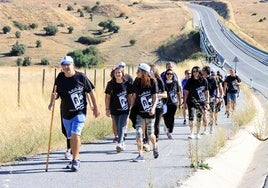 Participantes en la marcha vecinal de Palazuelos de Eresma.