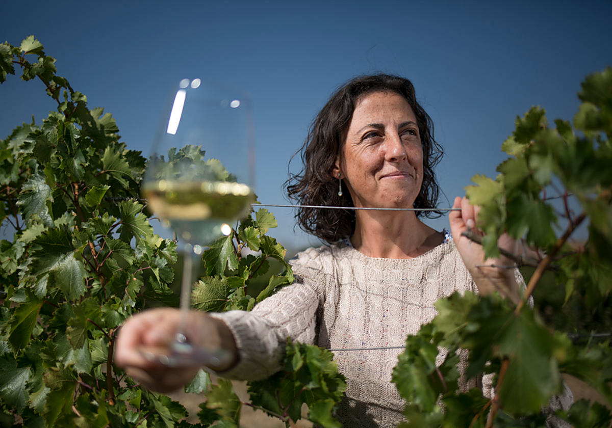 Elena M. Oyagüe, enóloga de Bodega Cuatro Rayas