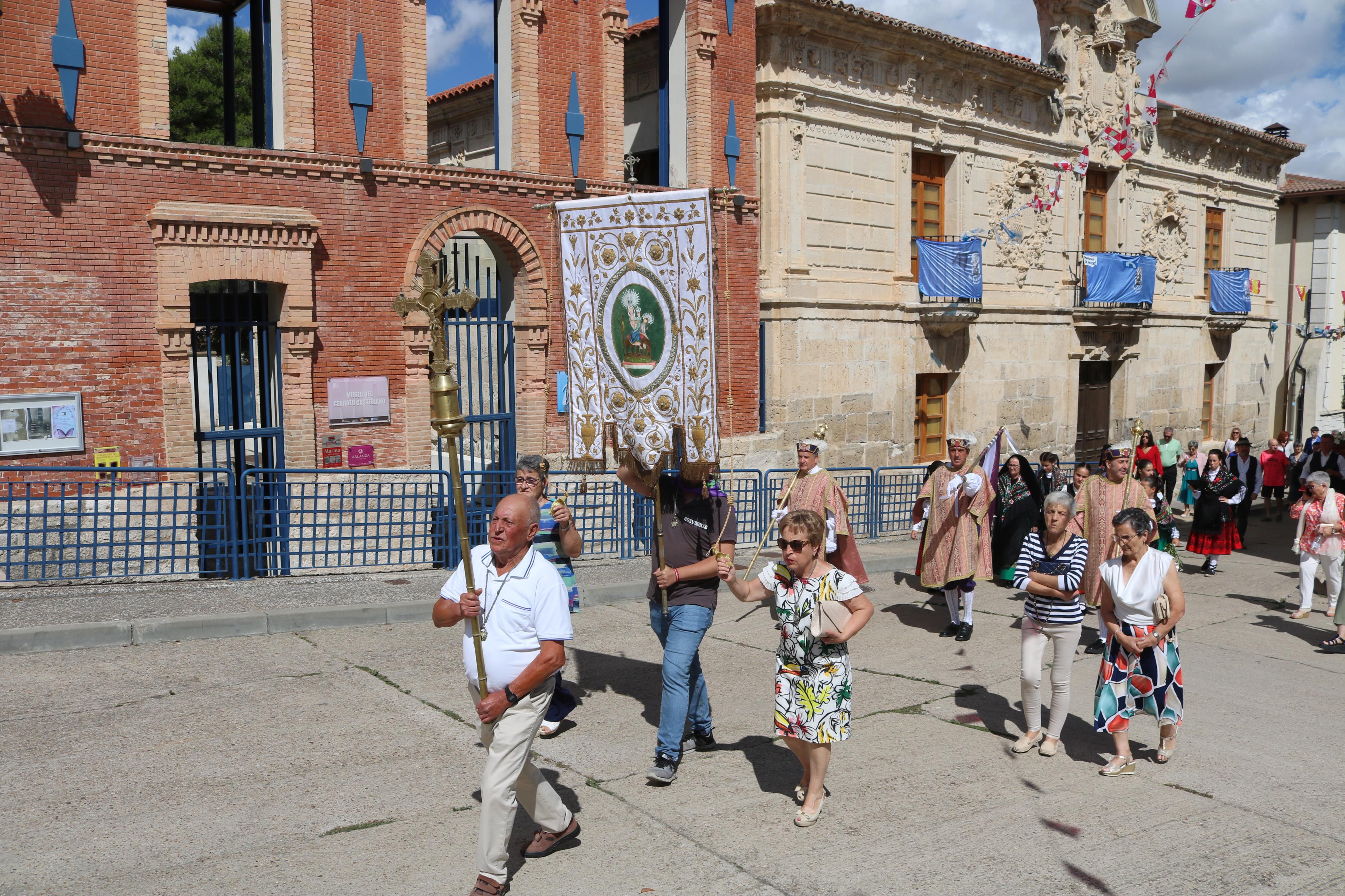 Baltanás se rinde a la Virgen de Revilla