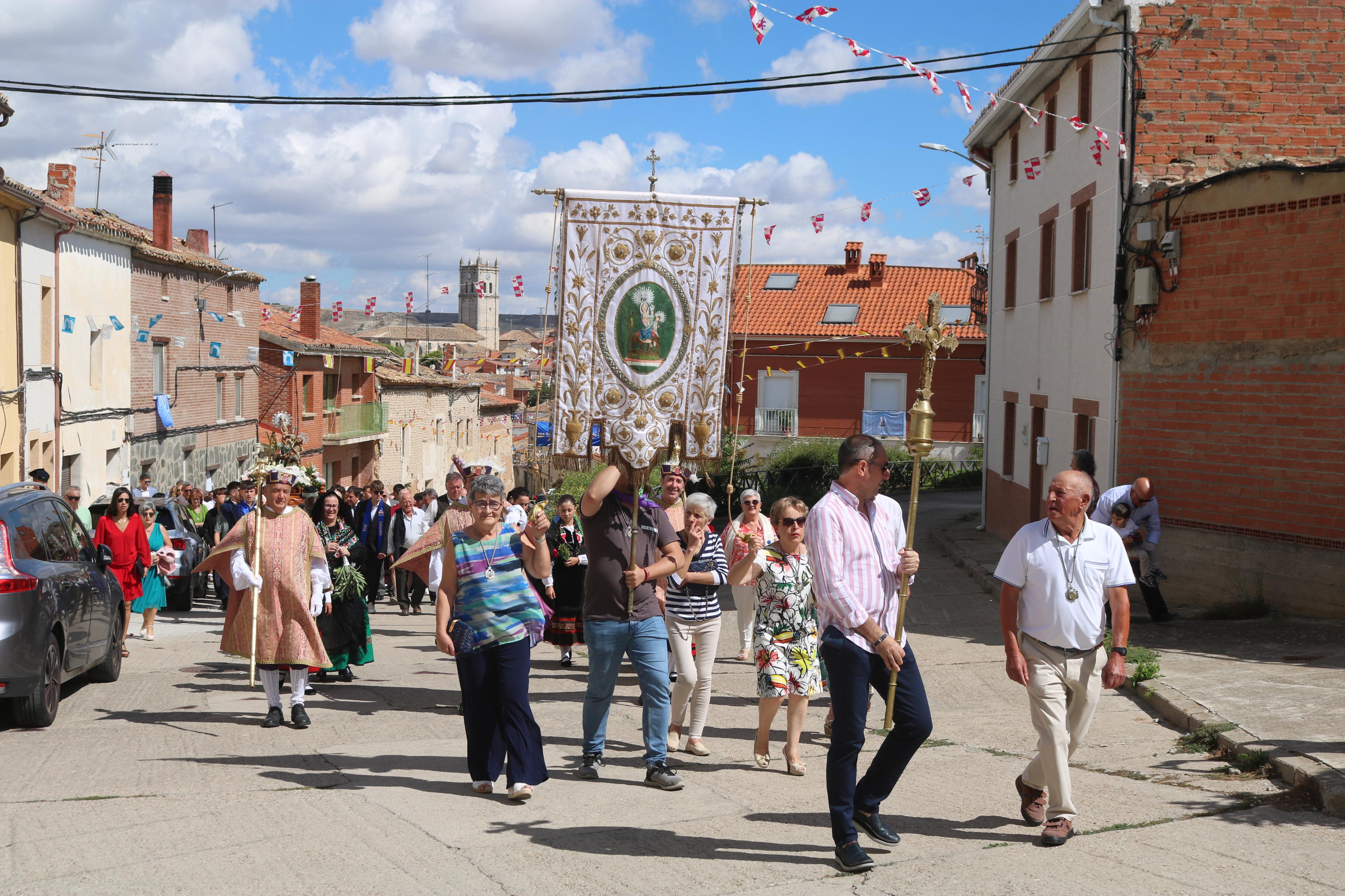 Baltanás se rinde a la Virgen de Revilla