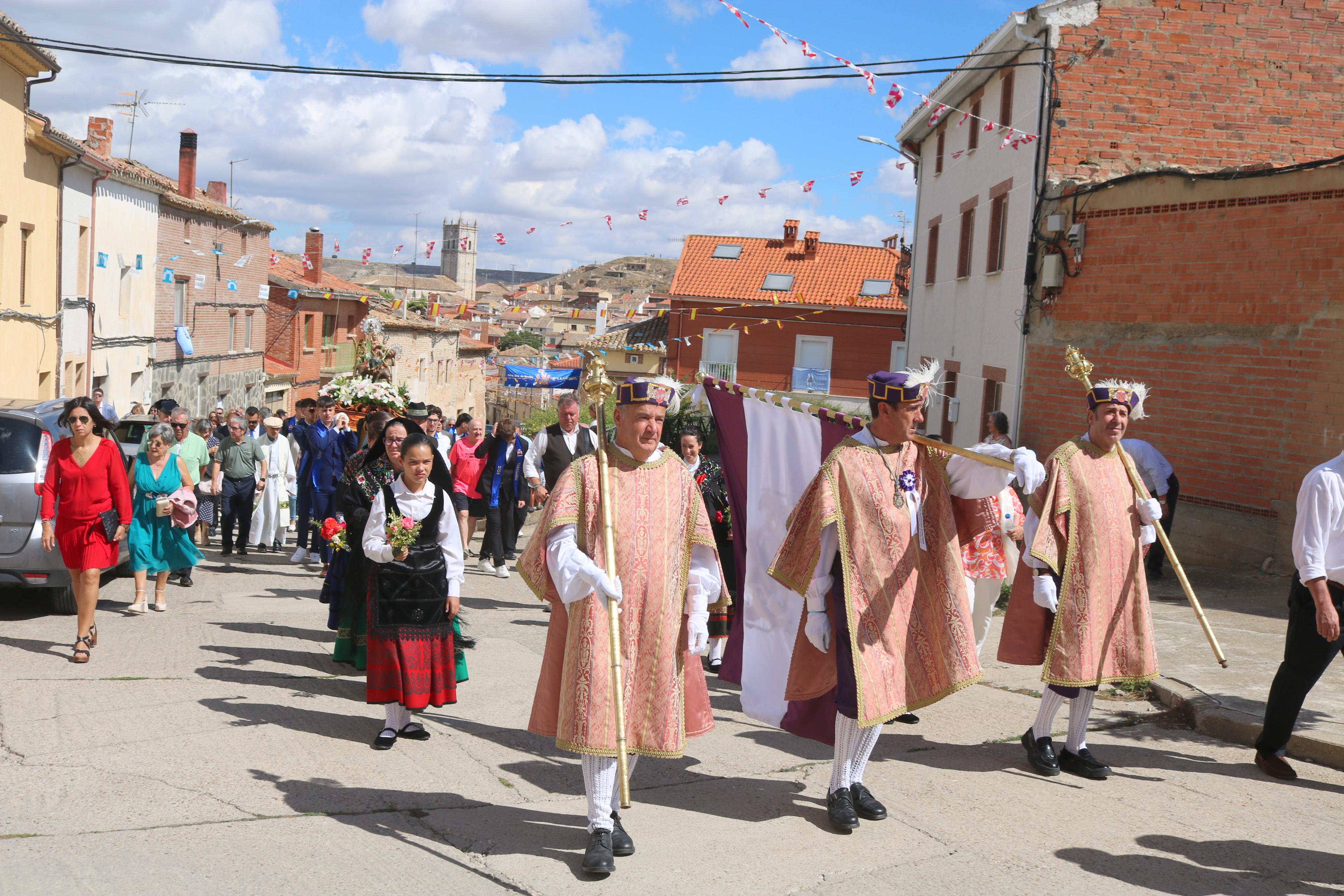 Baltanás se rinde a la Virgen de Revilla