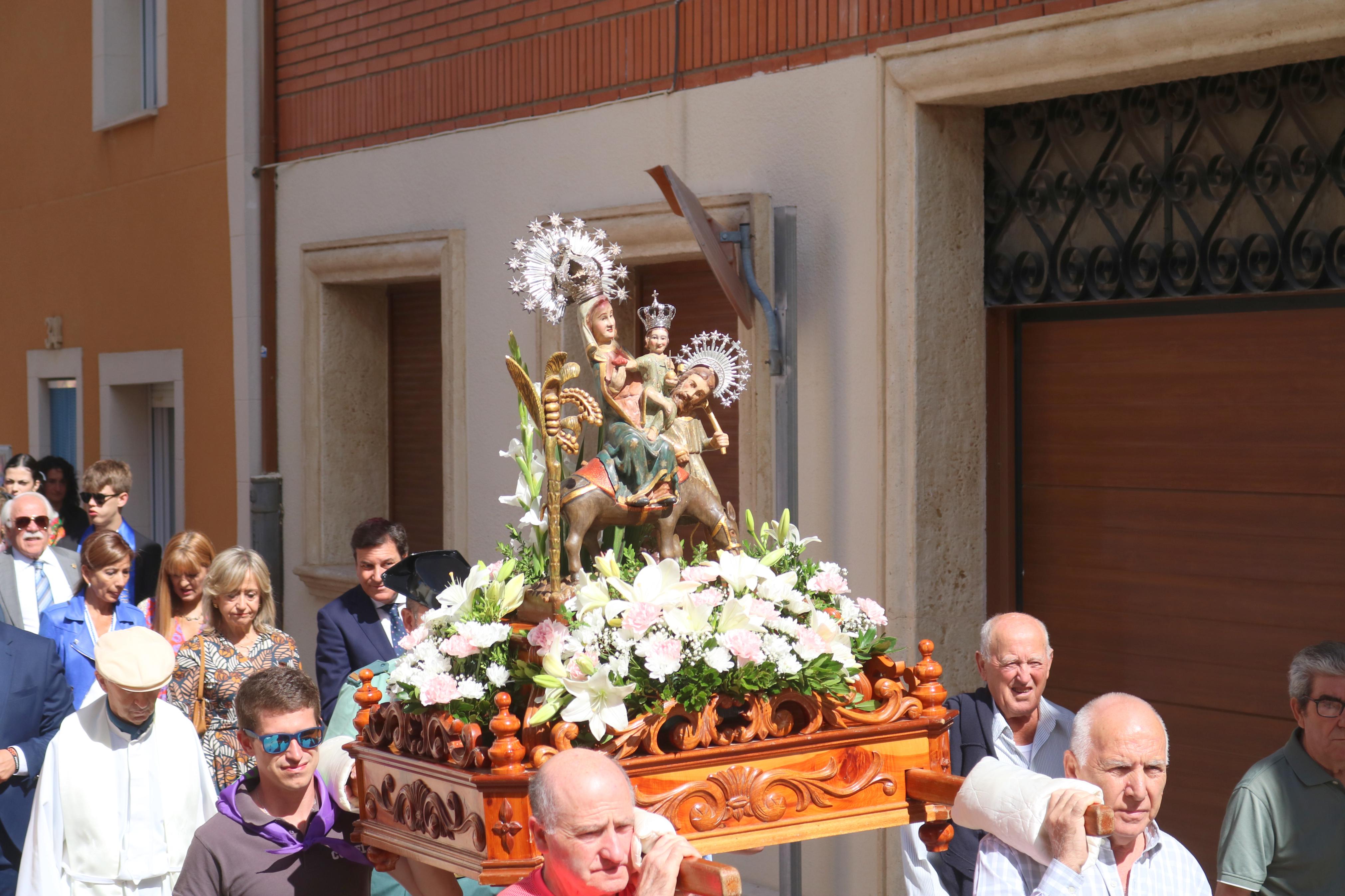 Baltanás se rinde a la Virgen de Revilla