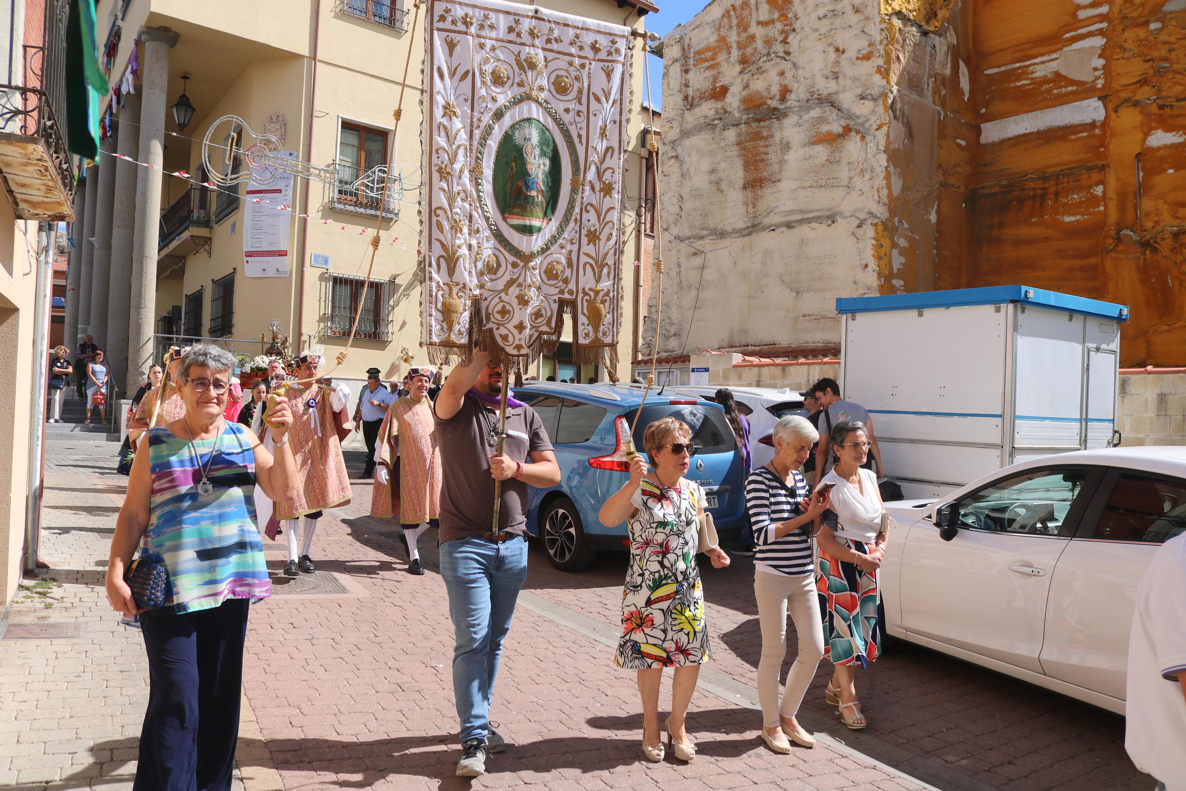 Baltanás se rinde a la Virgen de Revilla