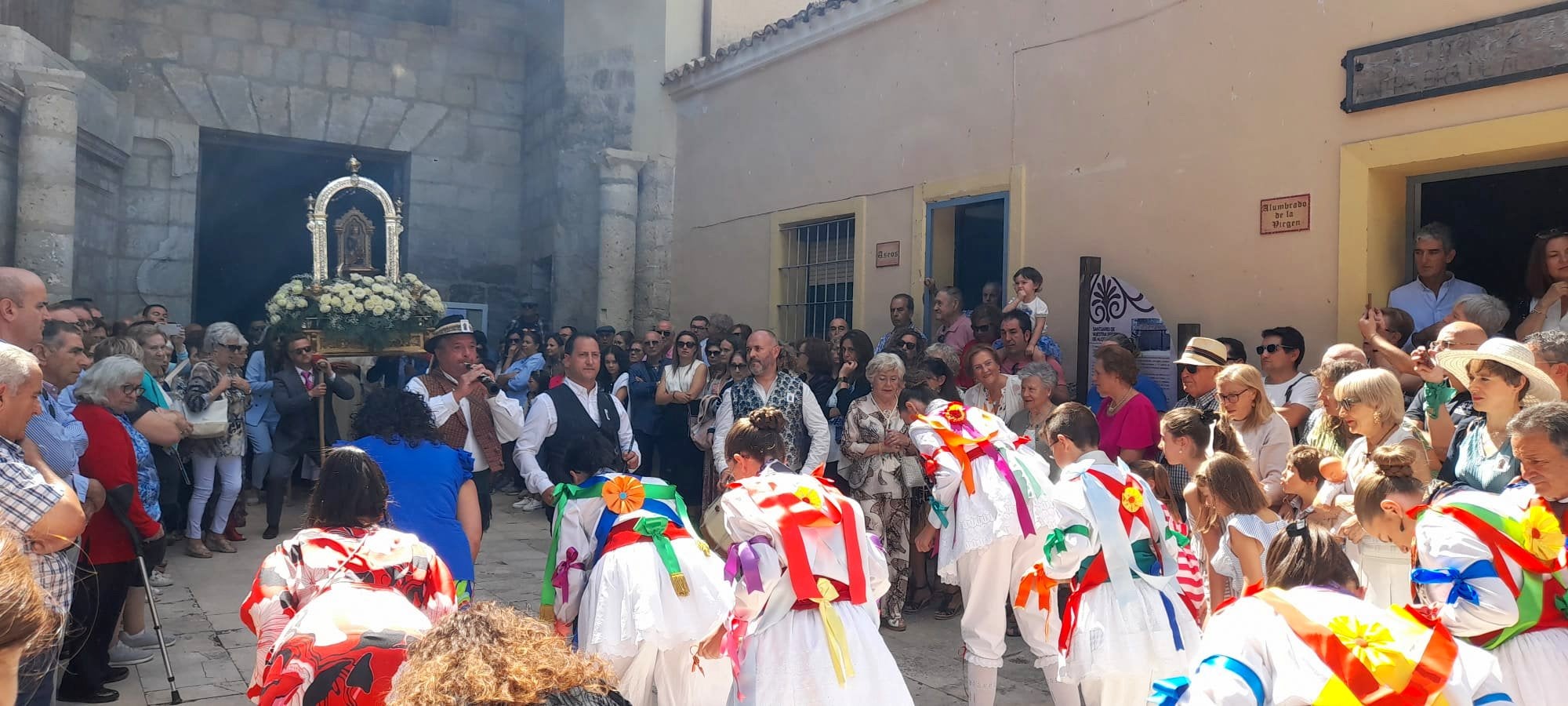 Ampudia se rinde a la Virgen de Alconada