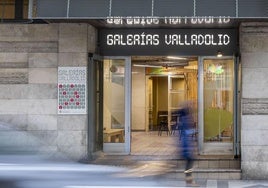 Entrada al espacio Galerías VA, en la calle López Gómez de Valladolid.