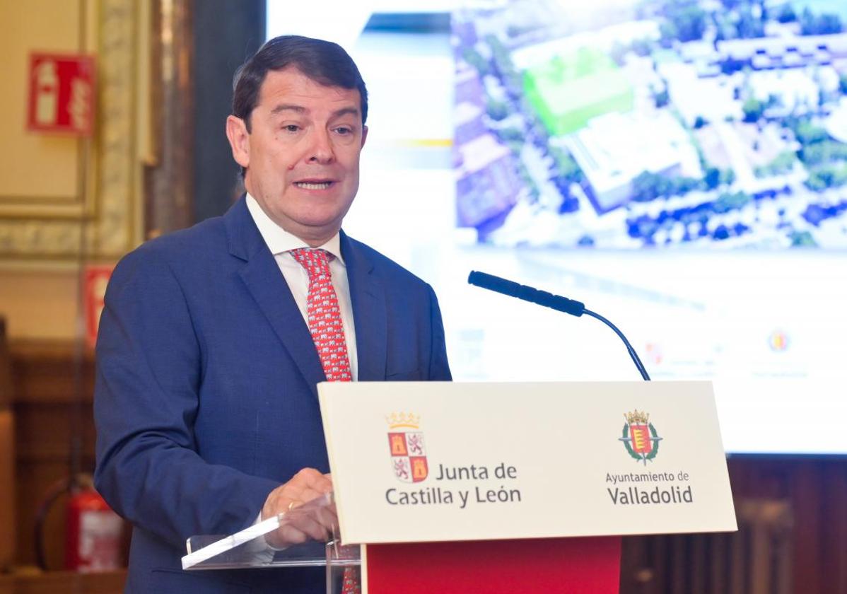 Alfonso Fernández Mañueco, en un acto en el Ayuntamiento de Valladolid.