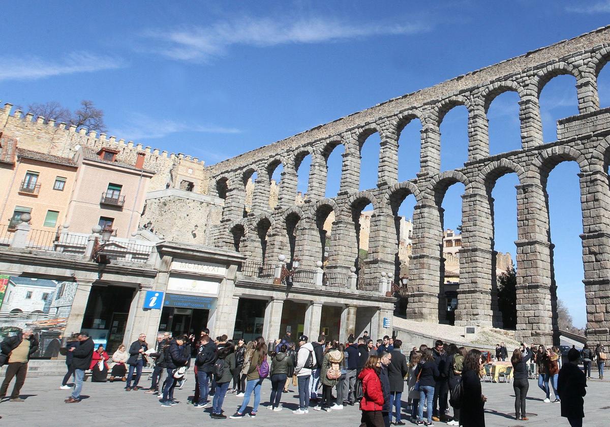 Plaza del Azoguejo de Segovia.