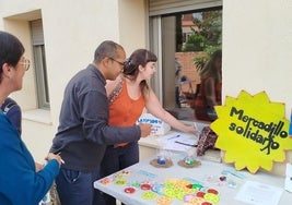 Mercadillo solidario para celebrar el 25 aniversario del Centro de Rehabilitación Psicosocial del Benito Menni.