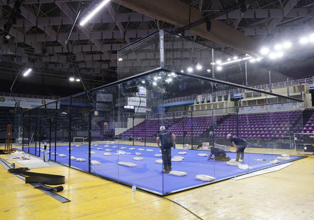 Imagen principal - Últimos preparativos en Pisuerga para acoger el torneo de Premier Pádel.