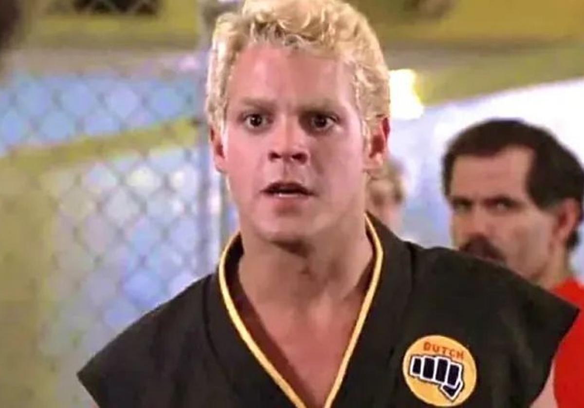Chad McQueen, interpretando a Dutch en una de las entregas de Karate Kid.