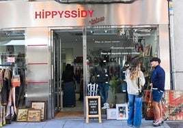 Escaparate de Hippyssidy, la tienda que abrió Deborah Cachón.