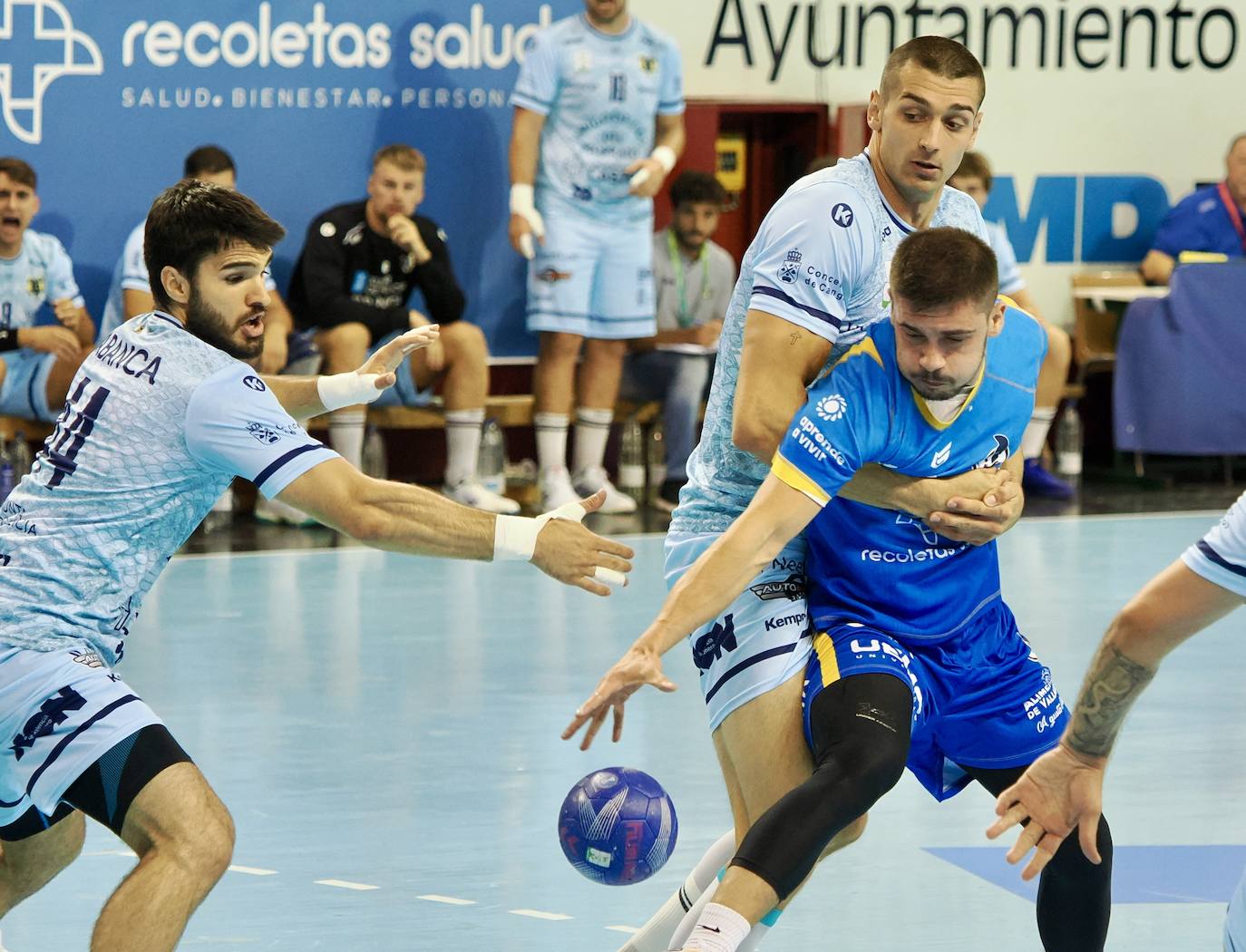 Las imágenes del primer partido de liga del Recoletas Valladolid