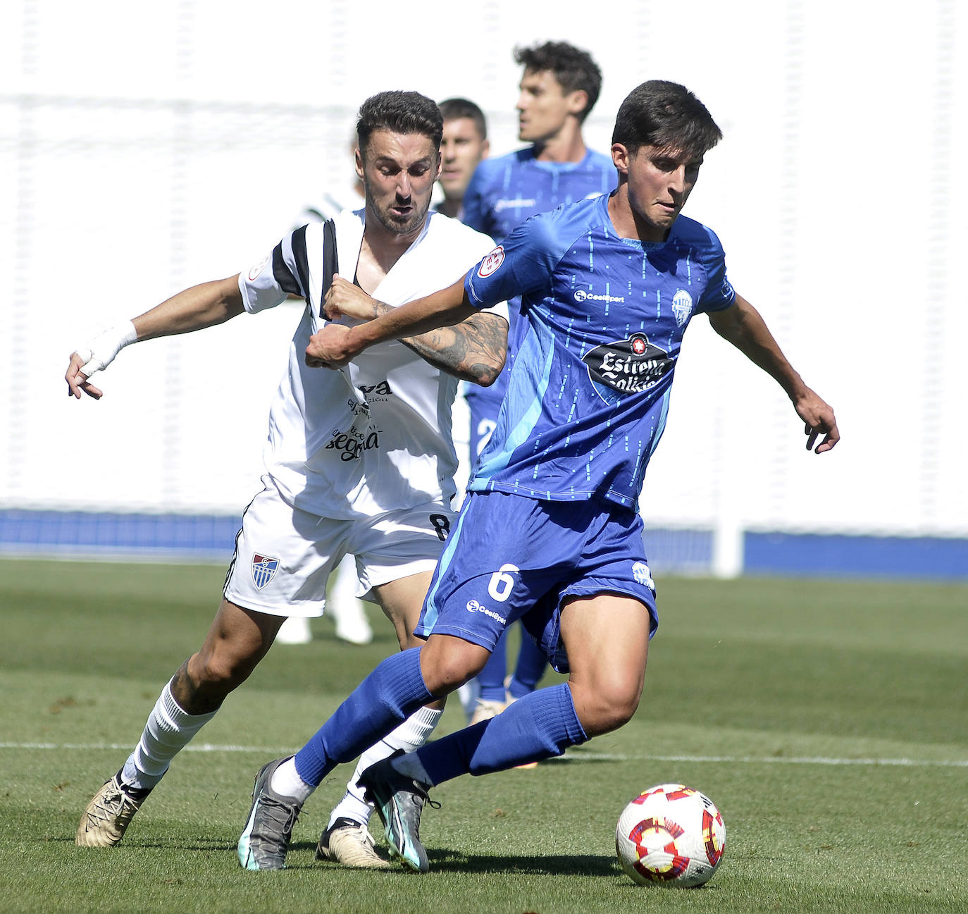 Fotografías del partido entre la Segoviana y el Ourense