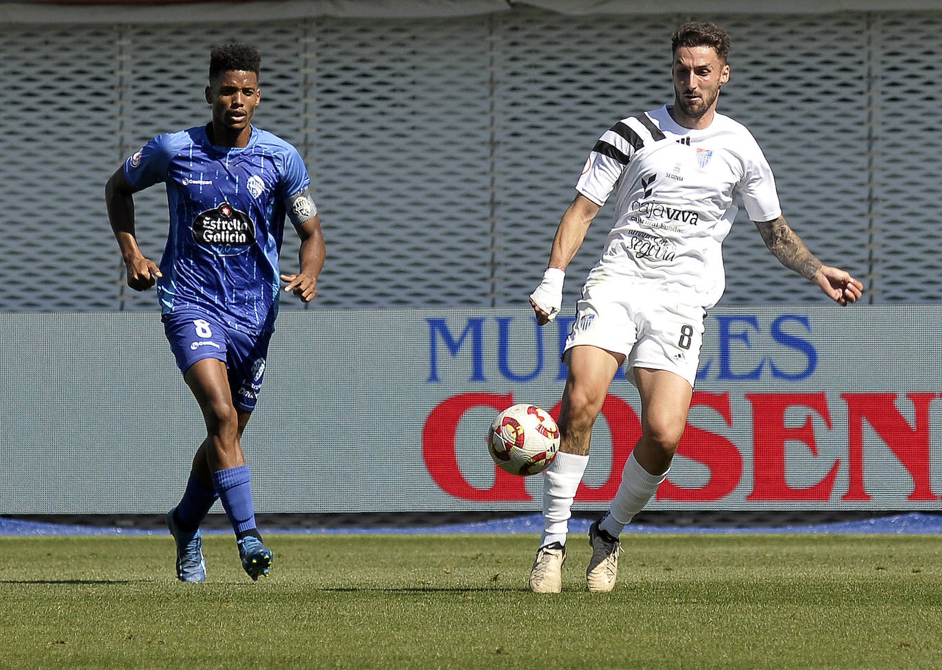 Fotografías del partido entre la Segoviana y el Ourense