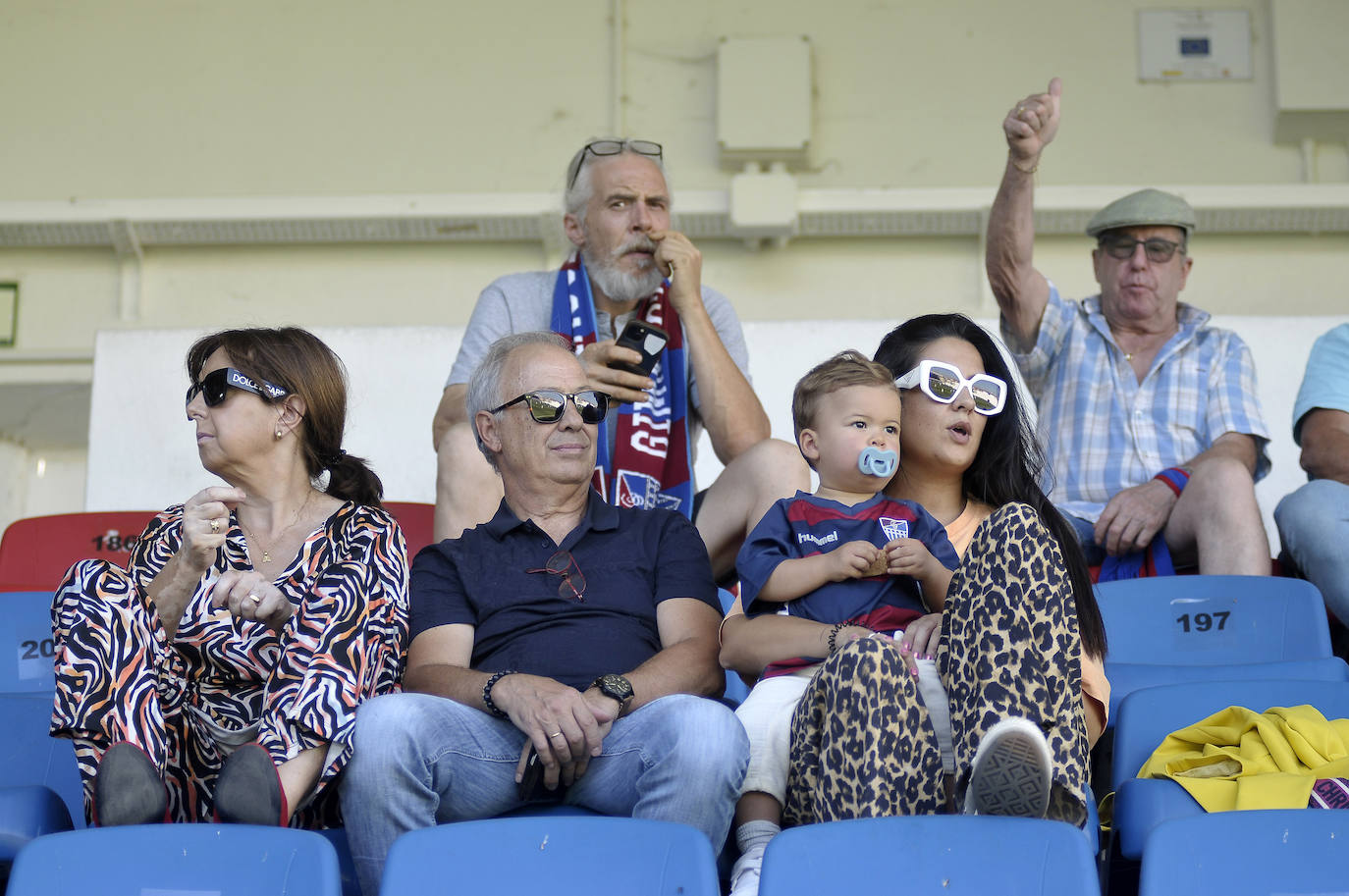 Fotografías del partido entre la Segoviana y el Ourense