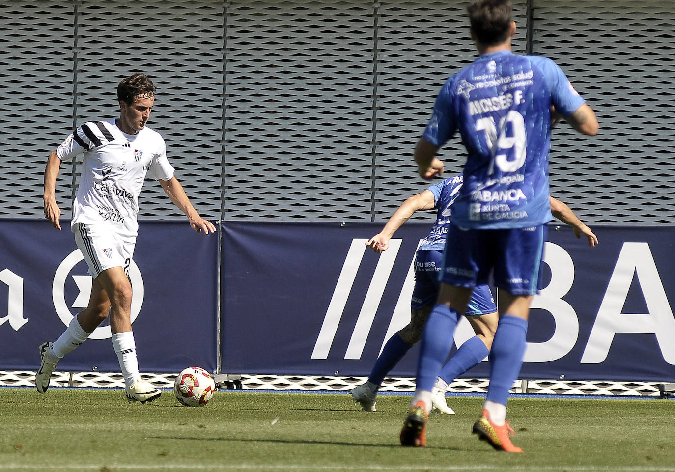 Fotografías del partido entre la Segoviana y el Ourense