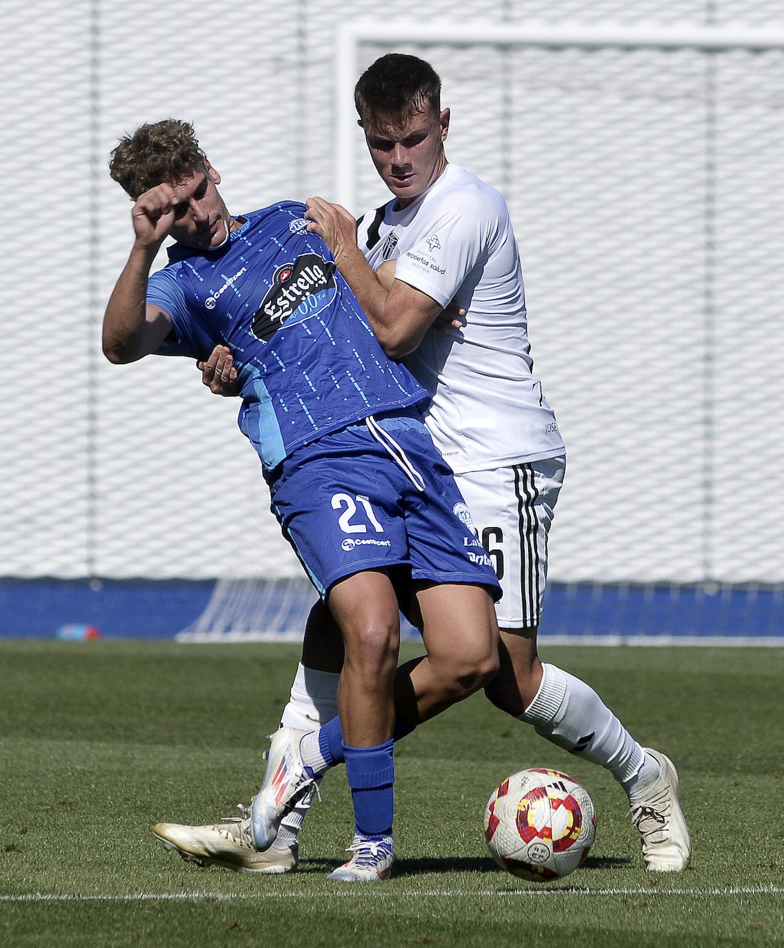 Fotografías del partido entre la Segoviana y el Ourense