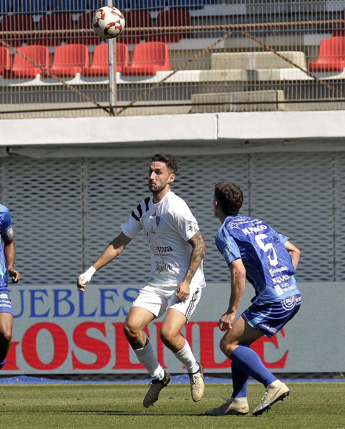 Fotografías del partido entre la Segoviana y el Ourense