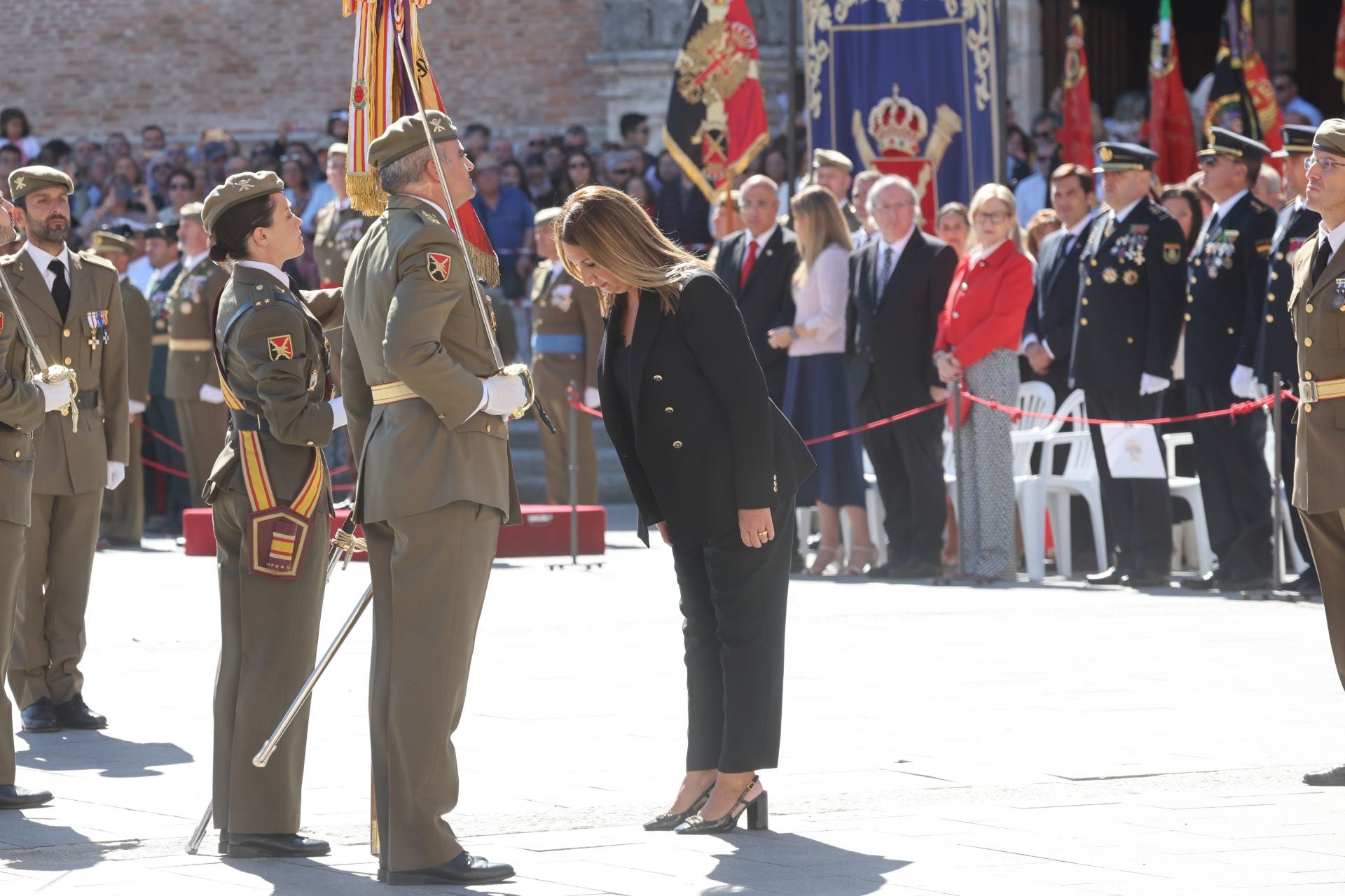 Trescientas personas juran bandera en Medina del Campo