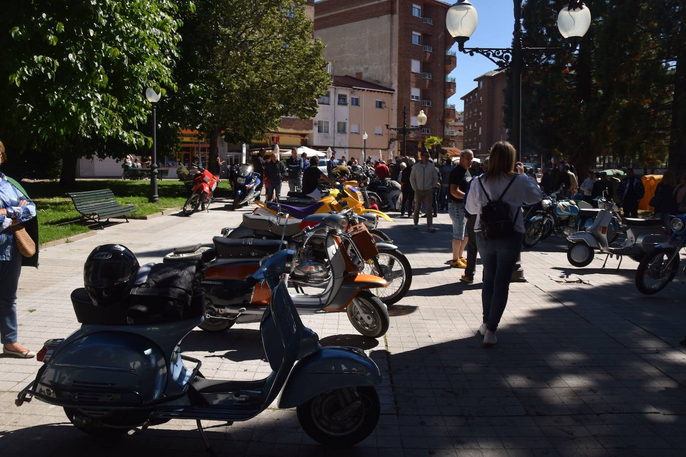 Las motos clásicas rugen en Guardo