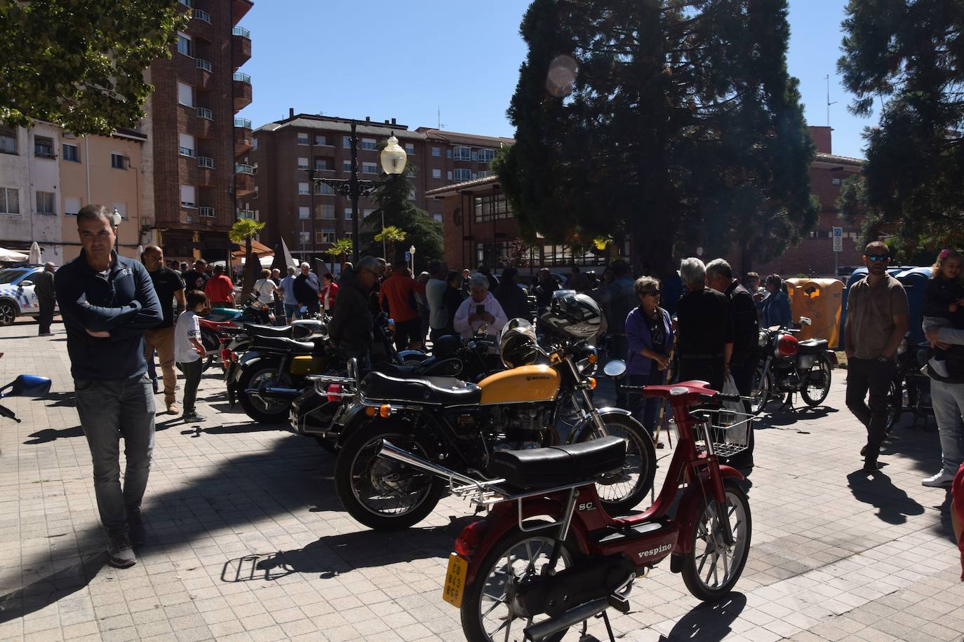 Las motos clásicas rugen en Guardo