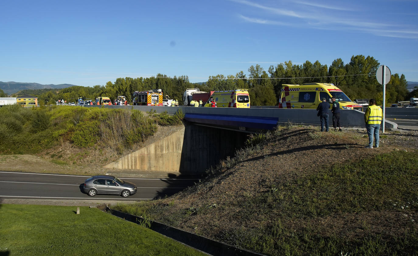 Tres personas mueren y dos más resultan herida en un accidente en León