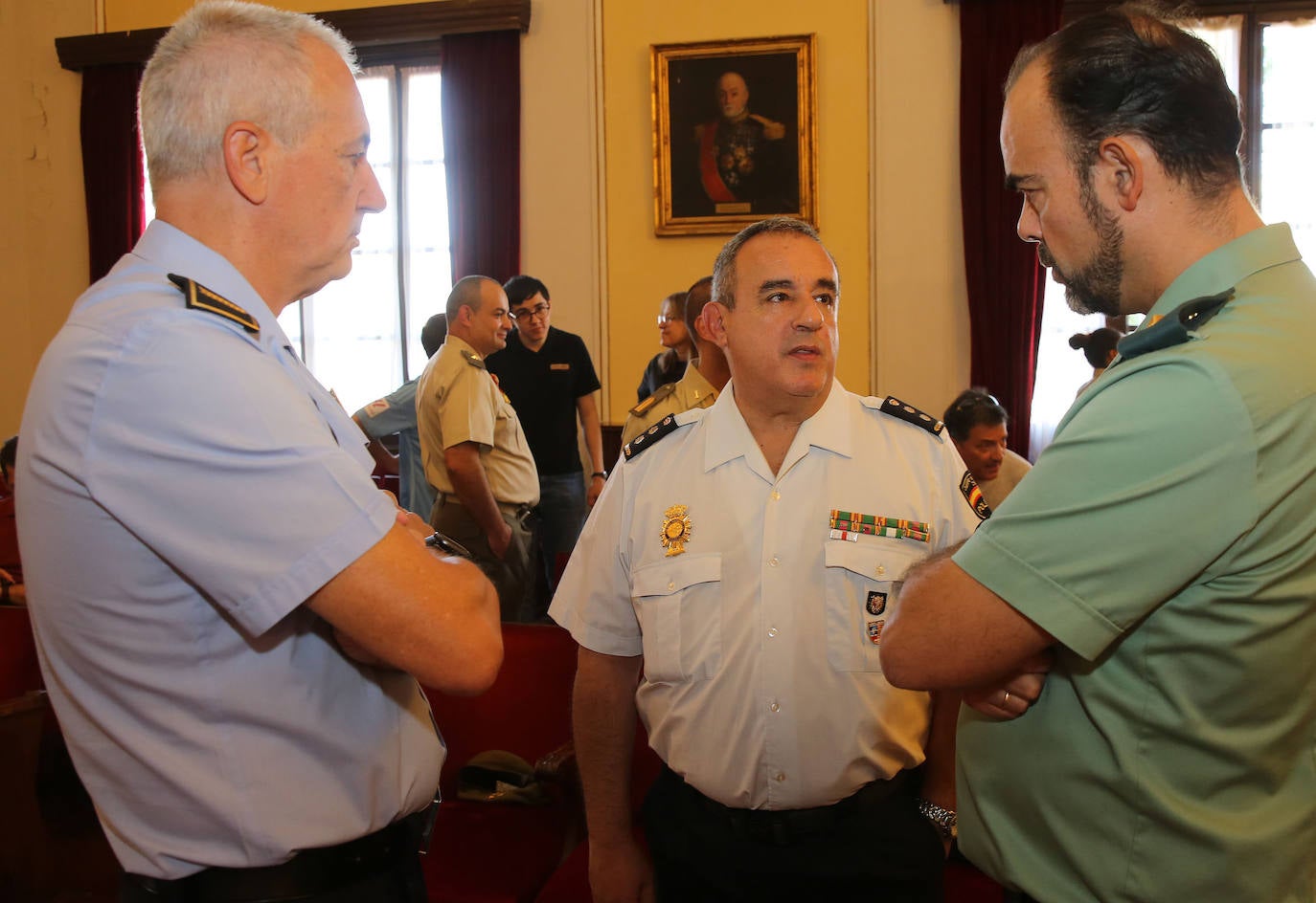 Presentacion del libro &#039;Piedras entre cañones&#039; en la Academia de Artillería