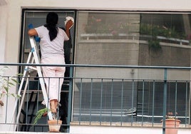 Las trabajadoras del hogar ante el decreto que regula sus derechos: «Necesitamos seguridad, respeto y formación»