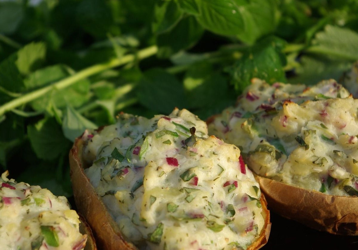 Patatas rellenas y gratinadas