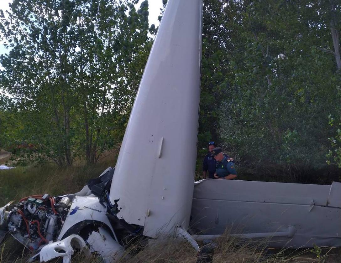 Restos de la avioneta siniestrada.