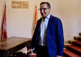 El rector de la Usal, en el último consejo extraordinario.