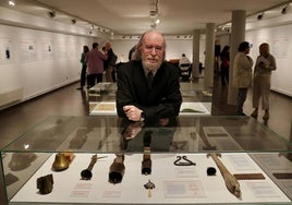 Joaquín Díaz, en la exposición que ha comisariado 'Fabricantes de tonadas'.