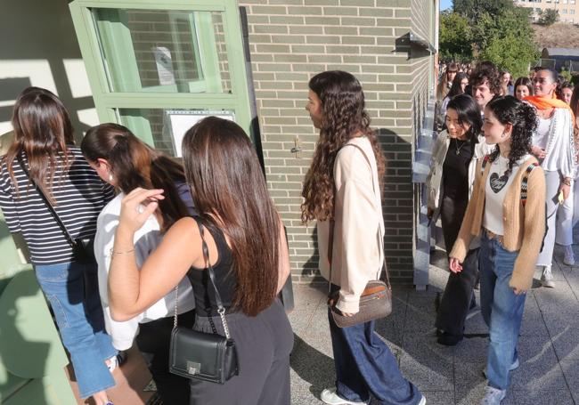 Estudiantes universitarios en el campus palentino de La Yutera.