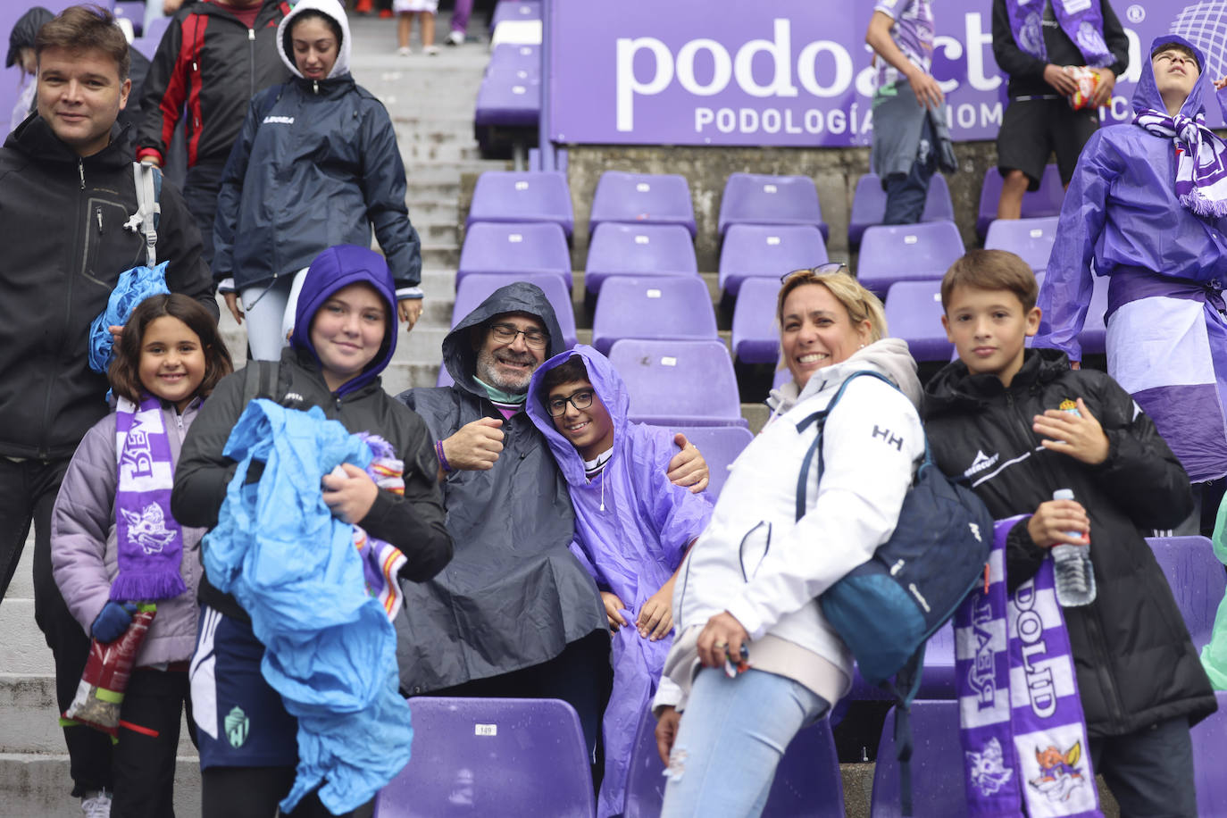 Búscate en las gradas del estadio José Zorilla (1/4)