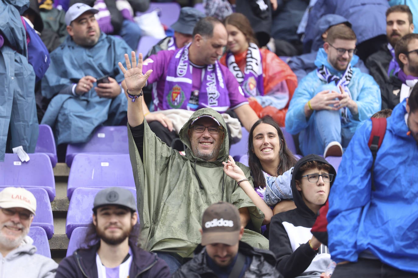Búscate en las gradas del estadio José Zorrilla (2/4)