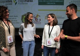 Miembros de la asociación con los participantes en las actividades del último Día de la Celiaquía.