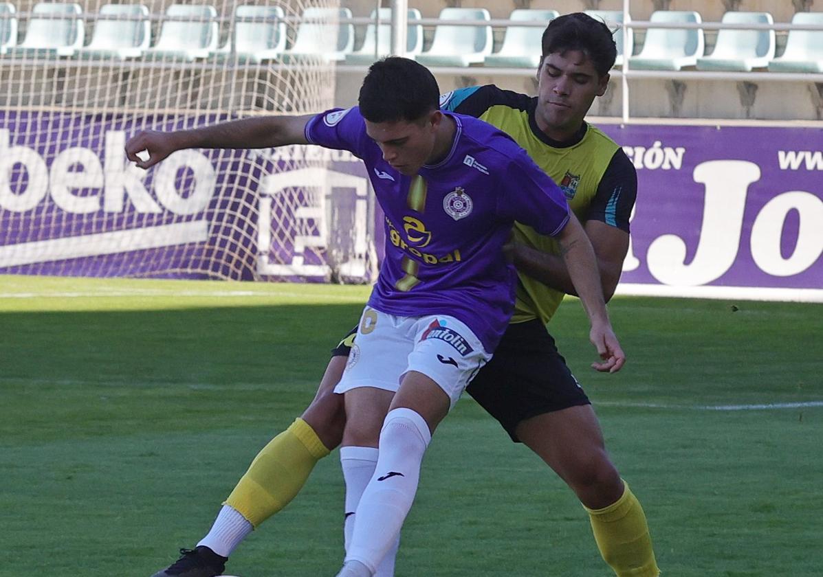 Navarro, en una acción ante el Mojados.