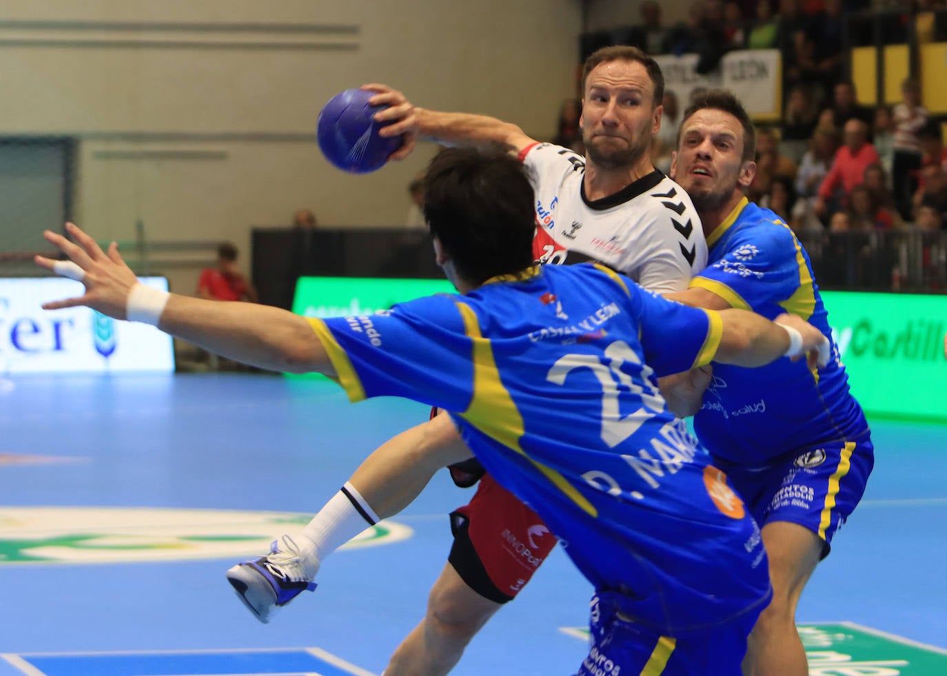 El Balonmano Nava - Recoletas Valladolid, en imágenes