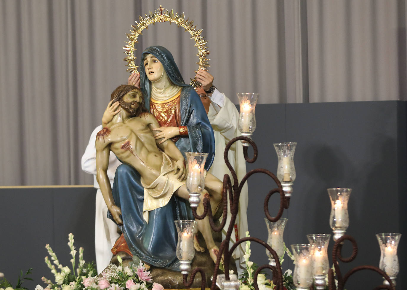 La Virgen de la Piedad luce nueva corona en Palencia