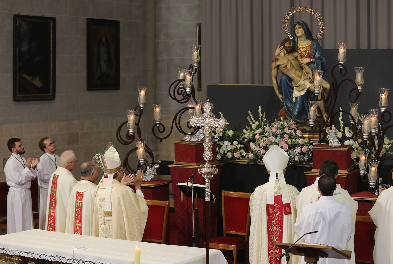 La Virgen de la Piedad luce nueva corona en Palencia